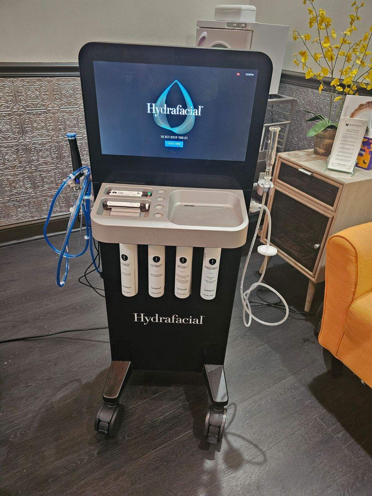 Hydrafacial Syndeo Machine