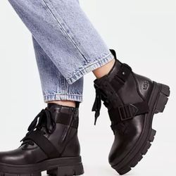 UGG Women's size 10 Ashton Lace Up Waterproof Boot Platform black grunge punk