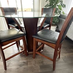 Dining  Table and Chair set. Counter Height