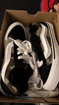 Vans camo size 5