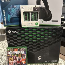 XBOX 1TB, College Football 26, XBOX Headset Paxk