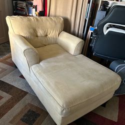 Chase Lounge Chair