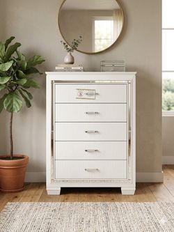 White chest brand new!!!