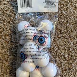 15 Halloween eyeballs.