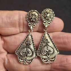 Vintage Avon & Nina Ricci "Paris By Night" Silvertone Detailed Filagree Dangle Post Earrings