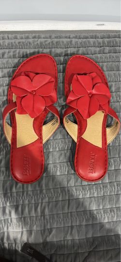 Beautiful  Red flowers Flats size 8