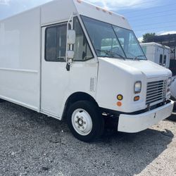 2007 Freightliner Chassis Van