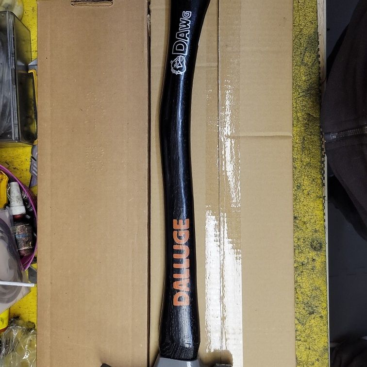 Dalluge 21 Oz Framing Hammer.
