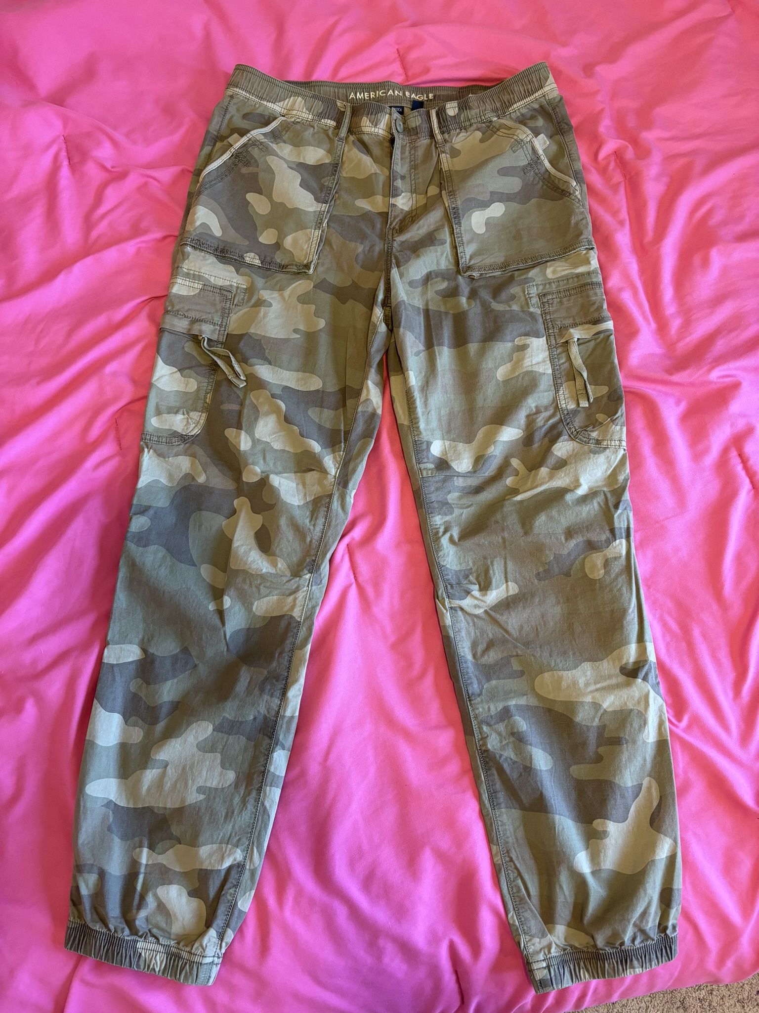 American Eagle Light Camo Cargo Pants – Size 14 Long