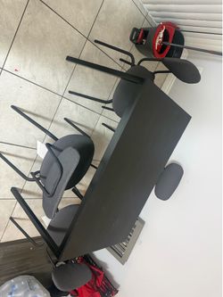 4 people dinning table