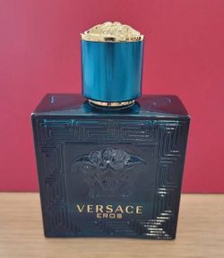 Versace Eros Eau de Toilette 100ml Blue glass bottle with embossed Medusa head and geometric pattern #luxury #perfume