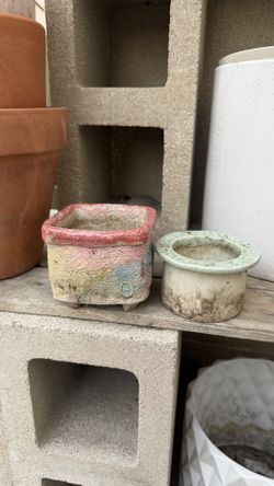 Succulent pots × 2