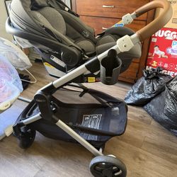 Graco Stroller + 3 Car Seat Base