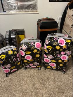 Rockland 3 pc luggage set