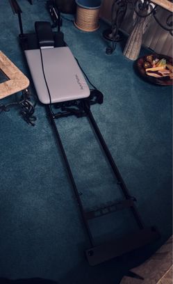 AeroPilates Reformer (black and purple)