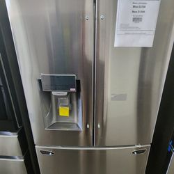 28 cu. ft. 3 Door French Door Refrigerator with Ice and Water Dispenser Craft Ice in PrintProof Stainless Steel