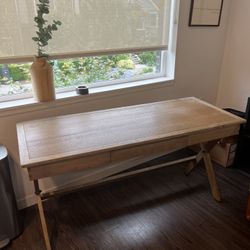 Desk/ Table 