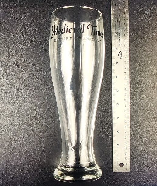 MEDIEVAL TIMES Beer Glass-20oz Glass Pilsner Dinner Tournament Novelty