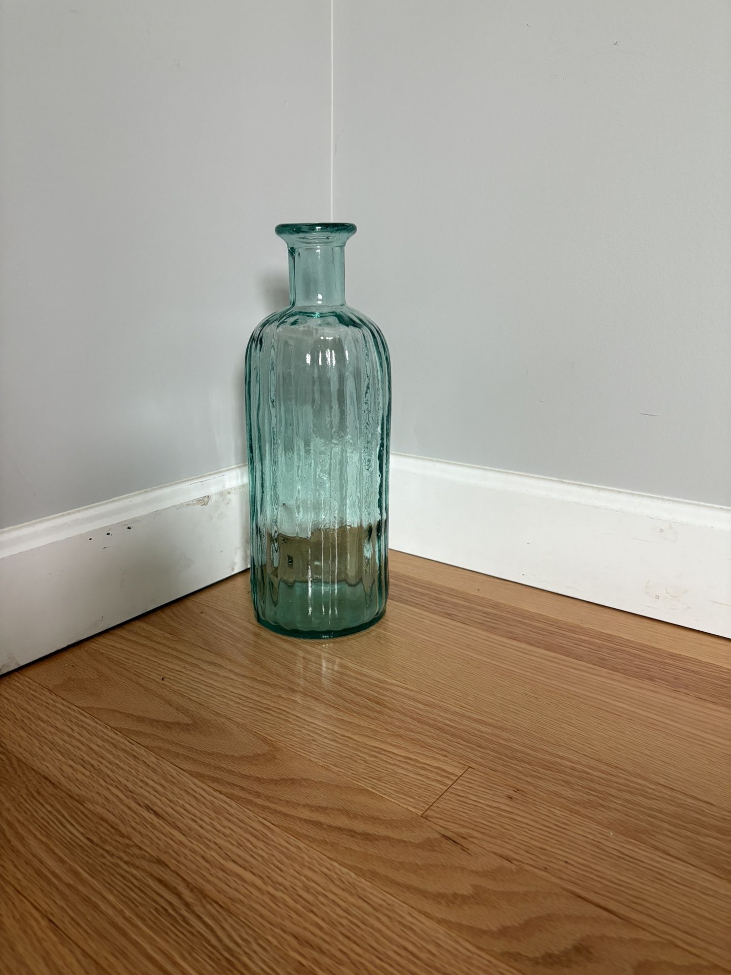 NEW GREEN COASTAL STYLE GLASS VASE.
