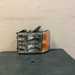 2007 2008 2009 GMC SIERRA 1500 LEFT SIDE HEADLIGHT 