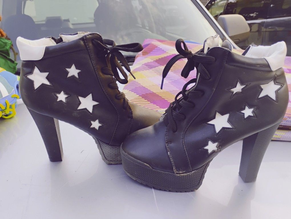 Sexy Heels With White Stars And Furry Inside Size 8 1/2 Women's