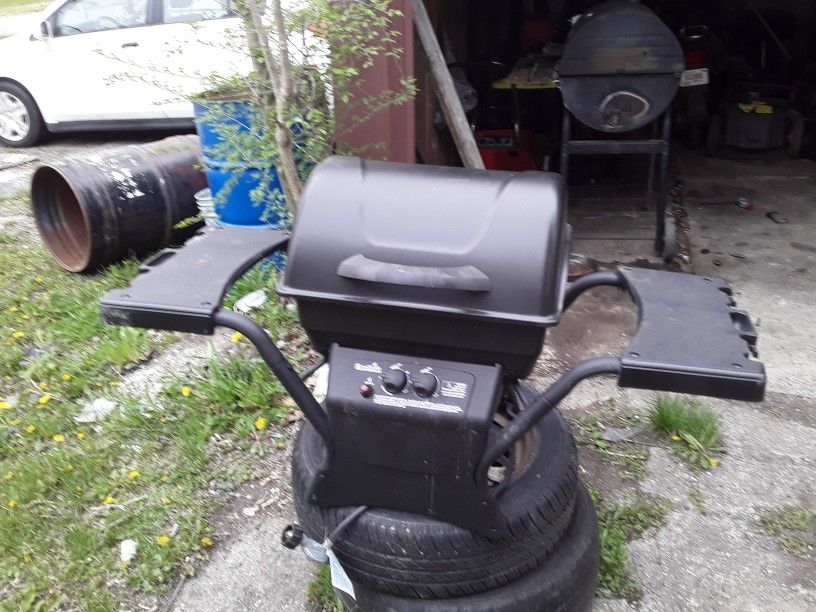 Propane / Charcoal Grill