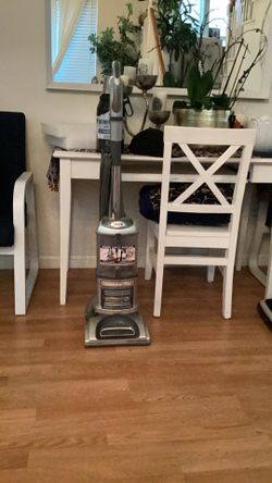 Shark vacuum cleaner works perfect never lose section very good condition