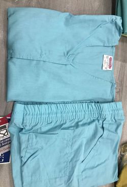 Brand new pair of scrubs size small