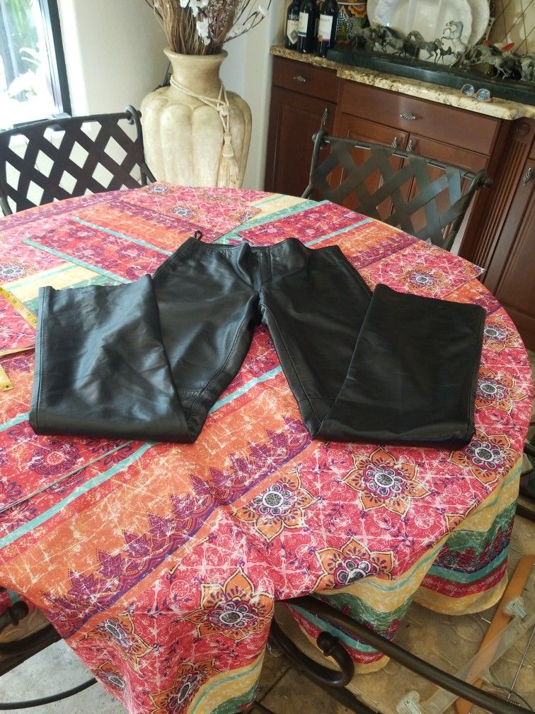 Ladys BANANA REPUBLIC NEW 6 LEATHER PANTS