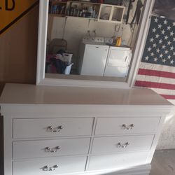 Dresser With Night Stand And Full Bed Set