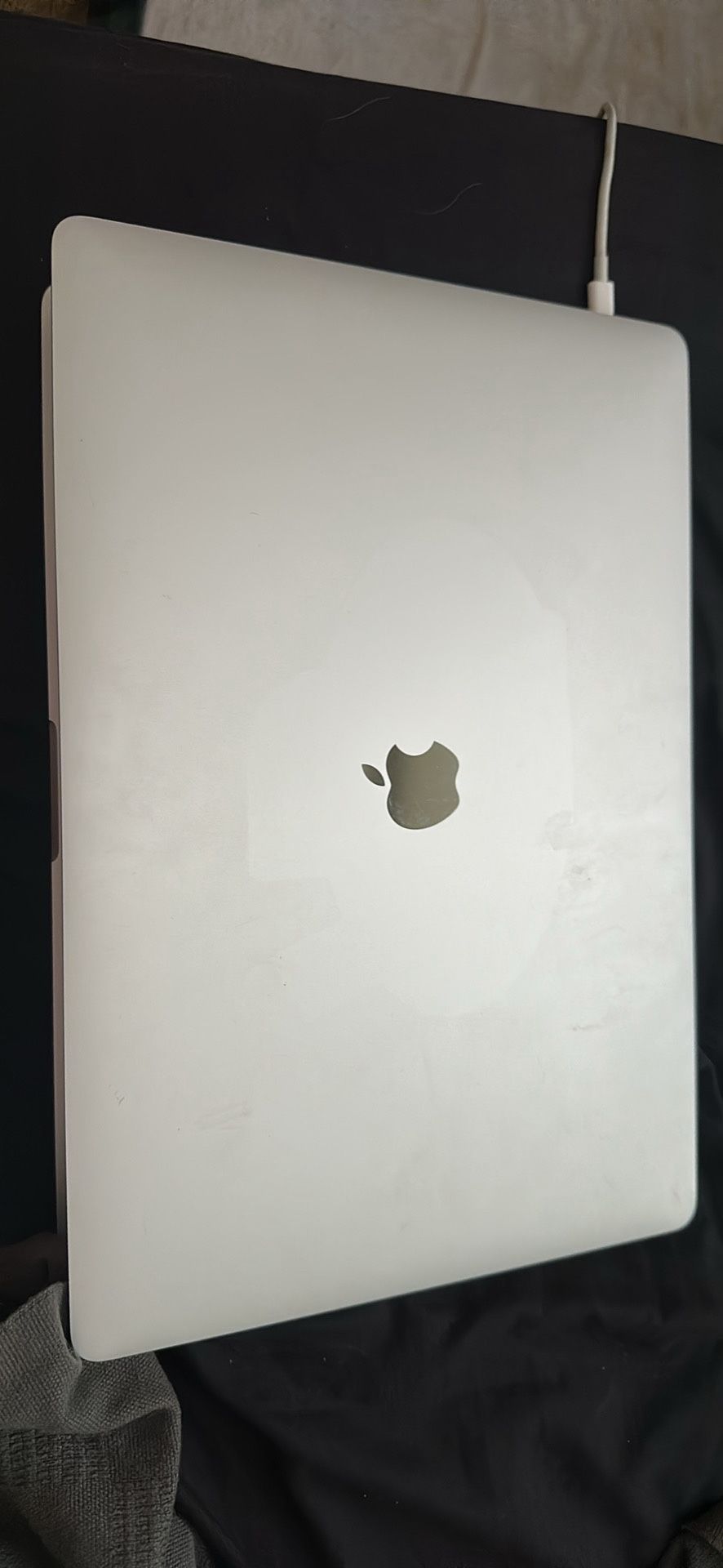 Macbook Pro 16 Inch 