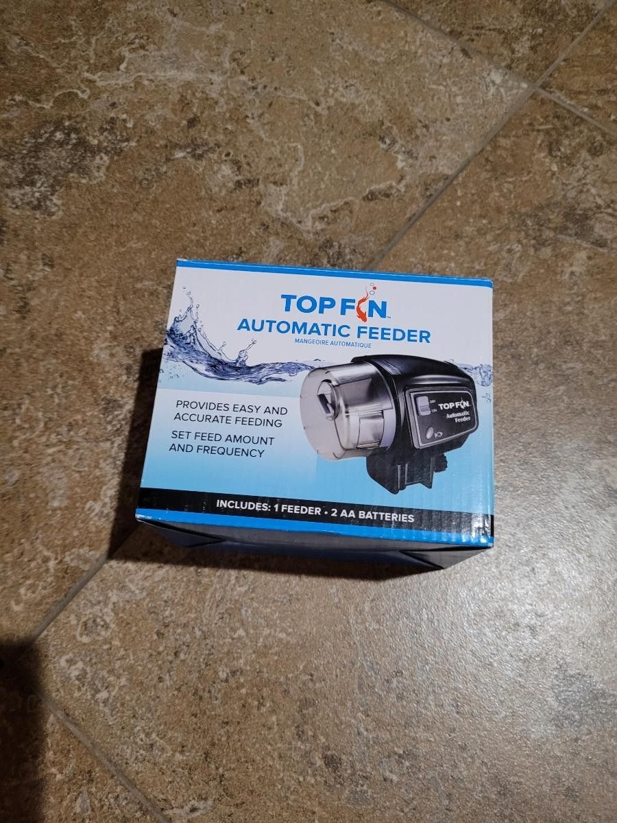Topfin automatic feeder