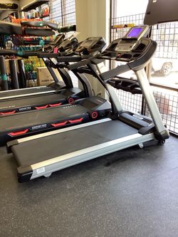Spirit XT685 Heavy Duty Treadmill  Includes Warranty