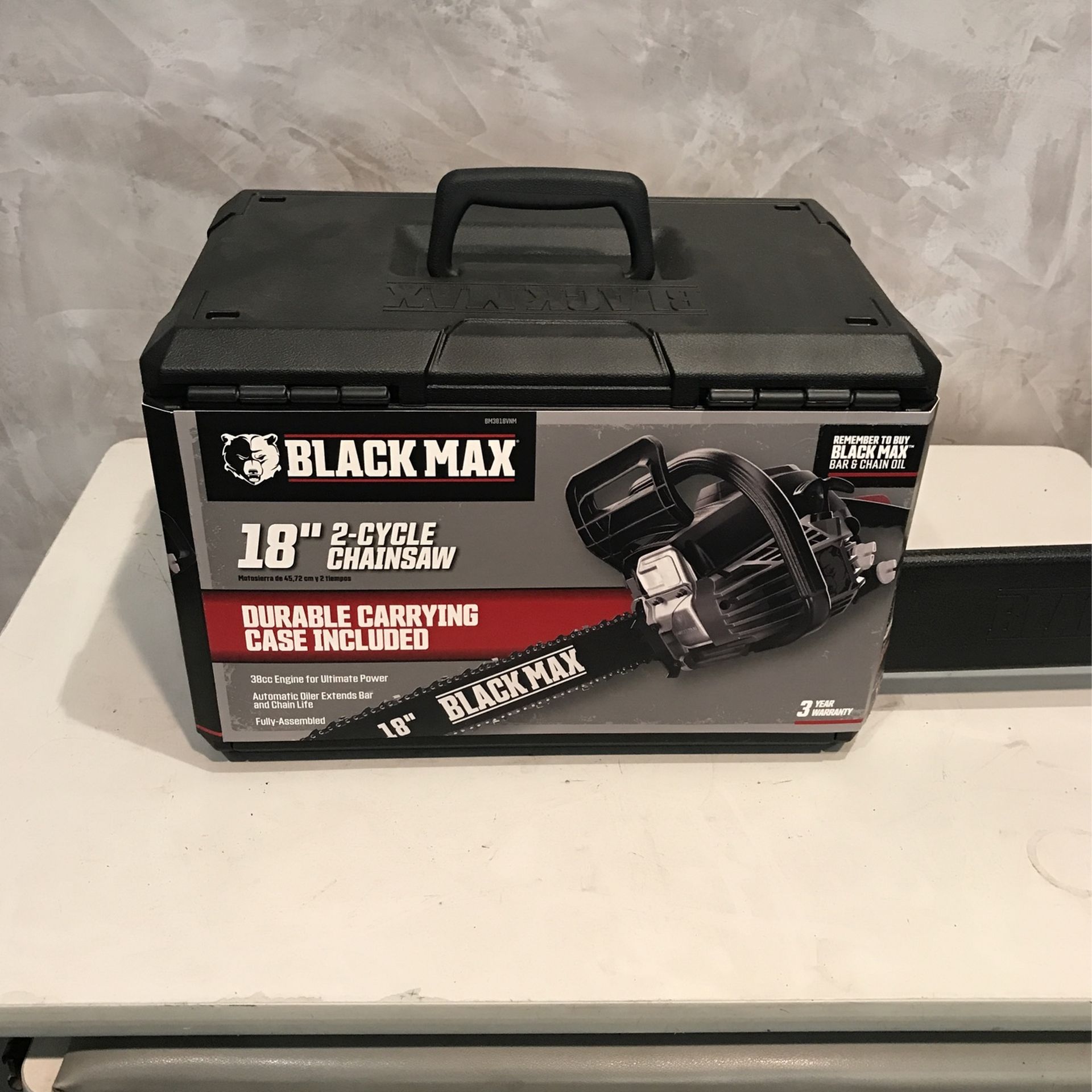 Black Max 2-Cycle Engine 18 Inch Chainsaw