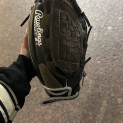 Softball glove
