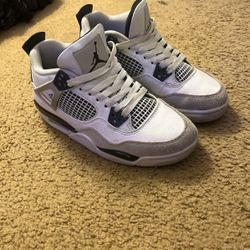 Jordan 4 Military Black – Women’s 7.5 (Heavily Used, No Insoles)