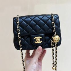 Very nice pocket bag crossbody shoulder bag