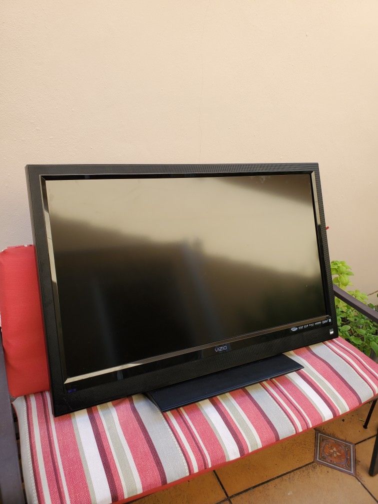 Tv..vizio E420vo..hdmi..1080..remote..excellent Condition..