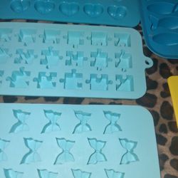 Molds To Make GUMMY SNACKS