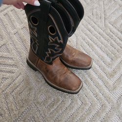 Boys Cody James Boots Size 4