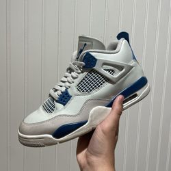 Size 8.5 Jordan 4 Military Blue