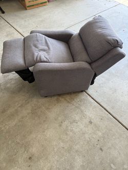 Toddler recliner chair