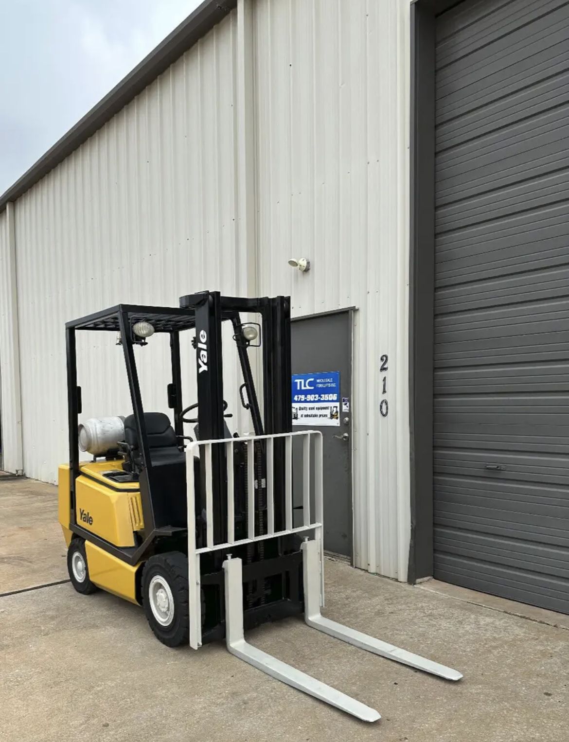 2005 Yale Propane Lift GLP040 - Only 2926 Hours