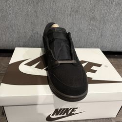 Travis Scott’s Velvet Sz 8 