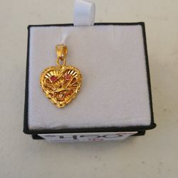 Gold Pendant 