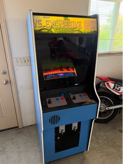 1984 Excitebike arcade game