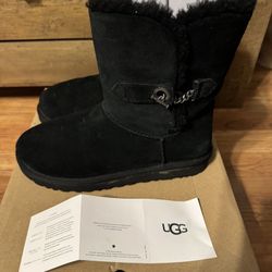 UGG