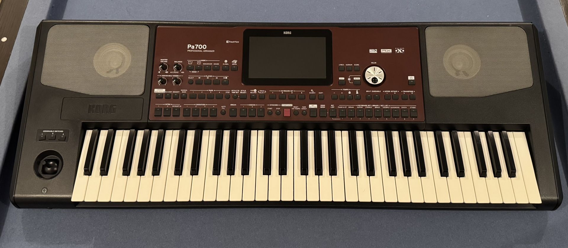 Korg PA700 Professional Arranger Keyboard 