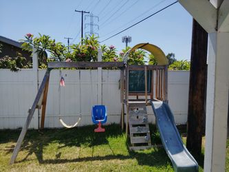 *FREE* Playground set PICK UP AS IS