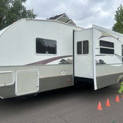 2008 31 Foot Outback Sydney Edition Camper